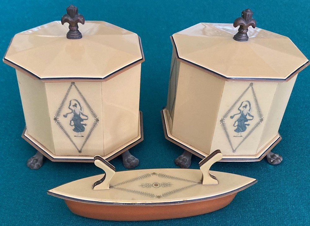 VINTAGE~LUCITE BY EMPIRE~VANITY BOXES WITH LIDS~NAIL BUFFER~BRASS ACCENTS~NICE