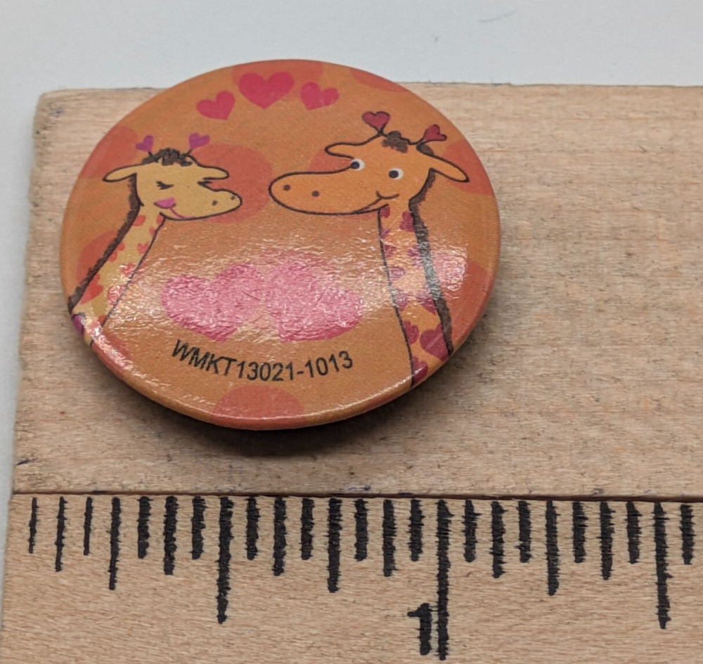 GIRAFFE LOVE Badge Button Pinback