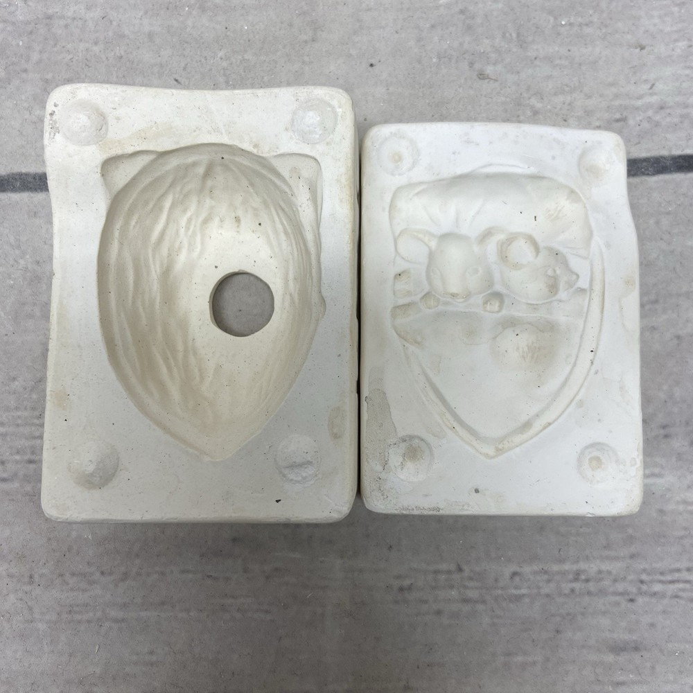 Vintage 1975 Duncan Ceramic Casting Mold Two Mice In A Nutshell & Walnut #TM4