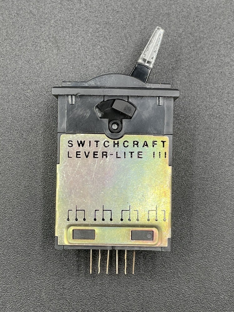 Switchcraft Lever-Lite, Illuminated, 3 position, locking NOS