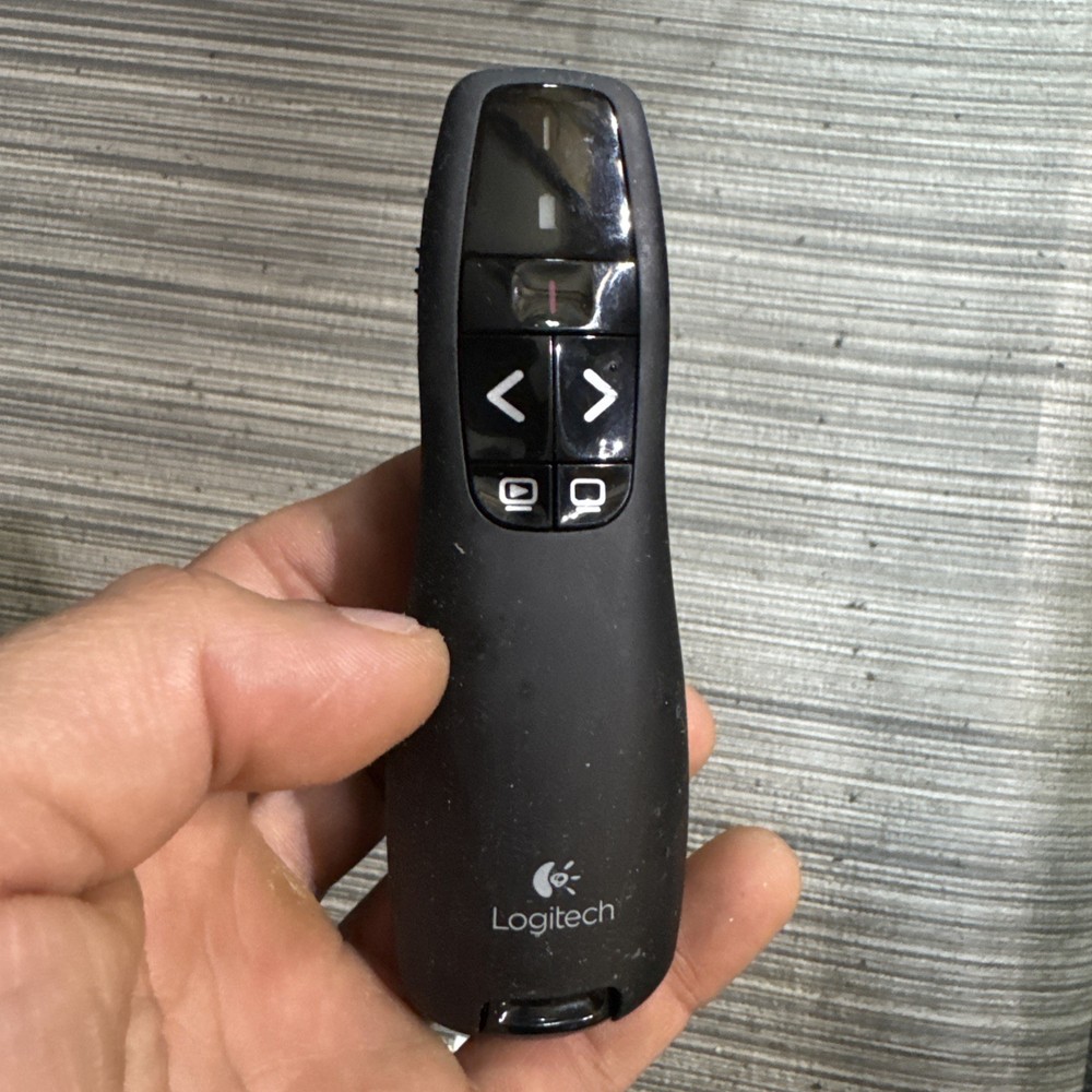 Logitech Wireless Presenter R400, Wireless Remote Clicker with Laser Pointer