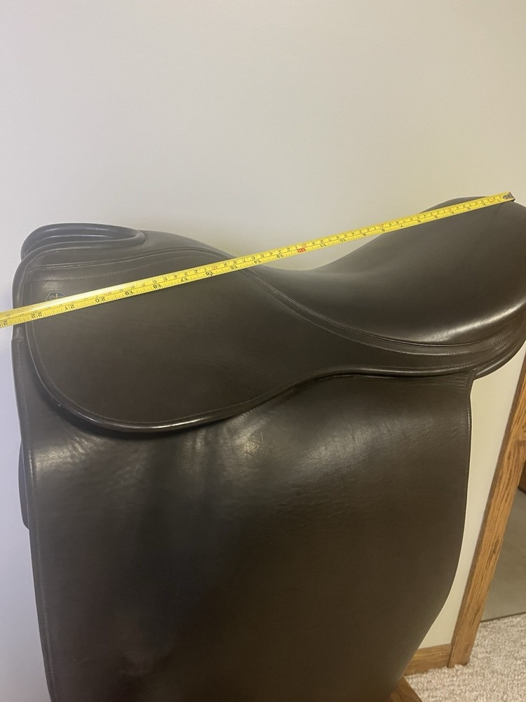 21” Windsor Cutback Saddle Black