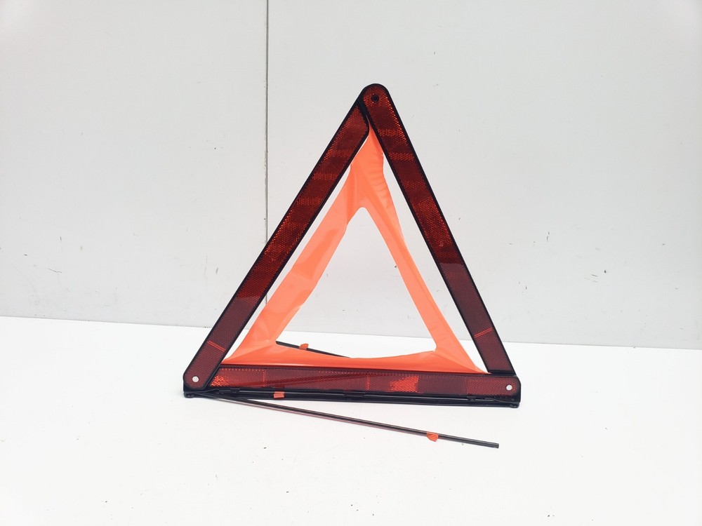 AUDI A4 B9 HAZARD WARNING TRIANGLE 2017 8K0860251