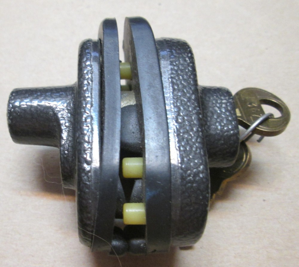 Master Lock 90DSPT Keyed Gun Trigger Lock 1 Pack Gun Lock With 2 Keys