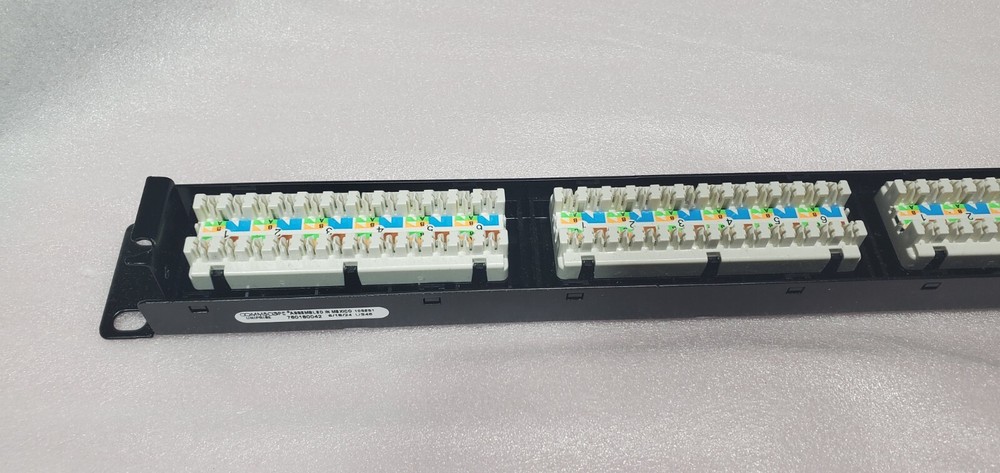 COMMSCOPE UNIPRISE SOLUTIONS UNP-6A-DM-1U-24 76018042 24 Port Patch Panel