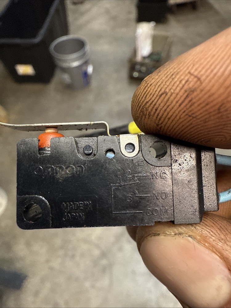 Omron D2VW-5L44-2M-193