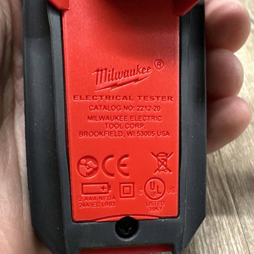 Milwaukee 2212-20 600V Auto Function Voltage/Continuity Digital Meter