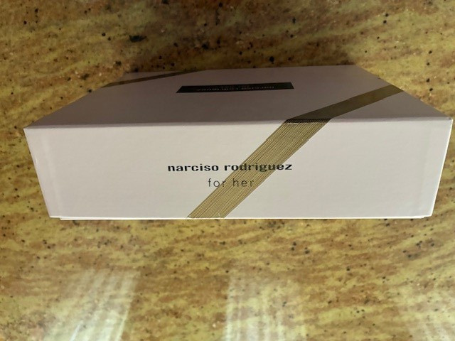 Narciso Rodriguez for her - EMPTY box only for 3 item perfume set