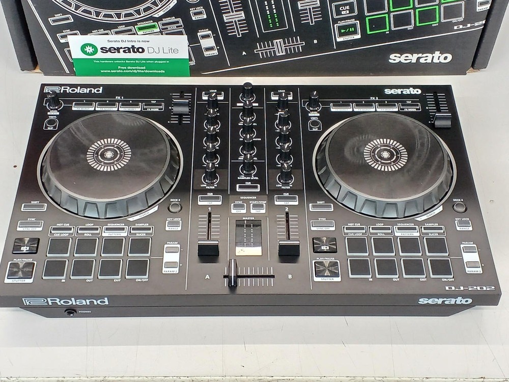 Roland DJ-202 2CH 4-Deck DJ Controller Serato USB Bus Powered Performance Pads