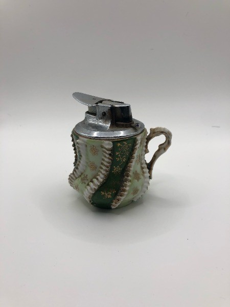 Vintage Ronson Ceramic Table Lighter