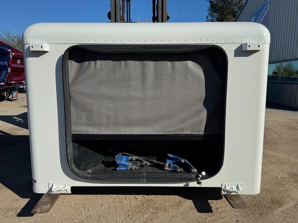 Peterbilt Sleeper 36" Flat top