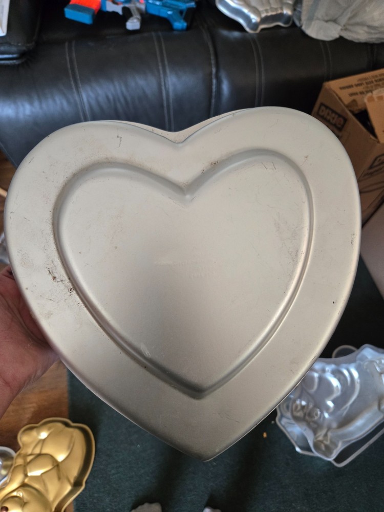 wilton vintage character cake pans