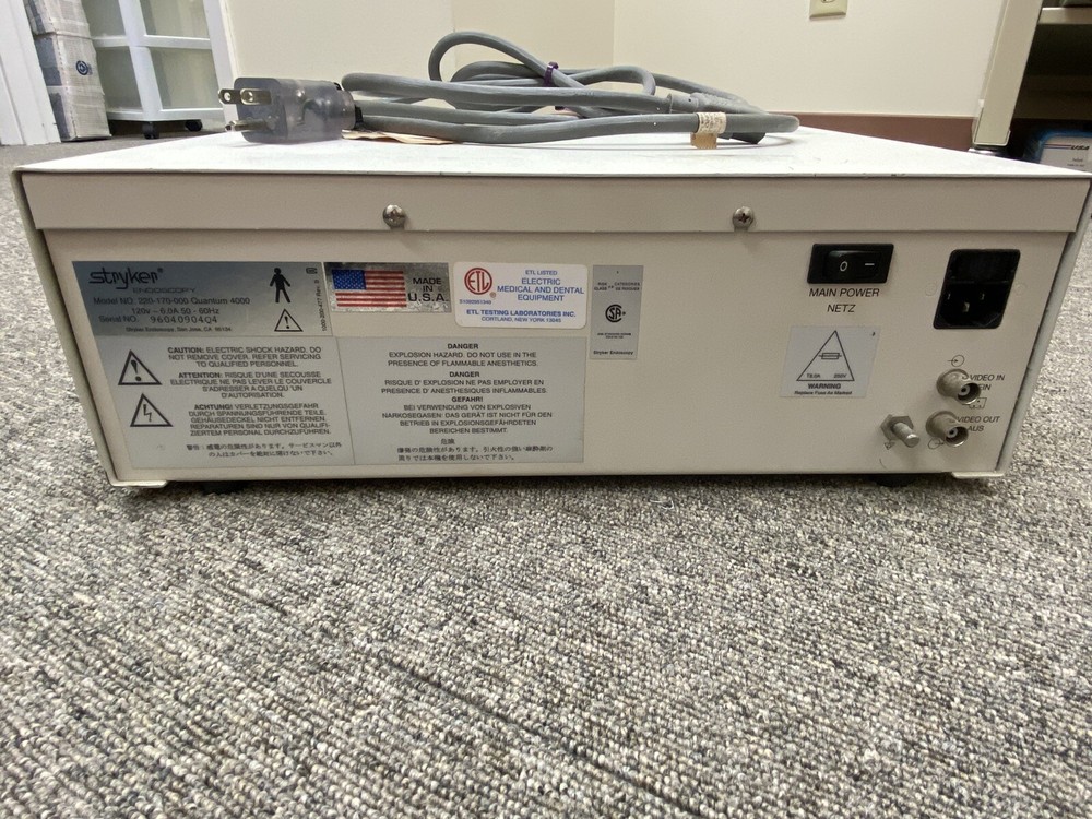 Stryker Quantum 4000 Light Source