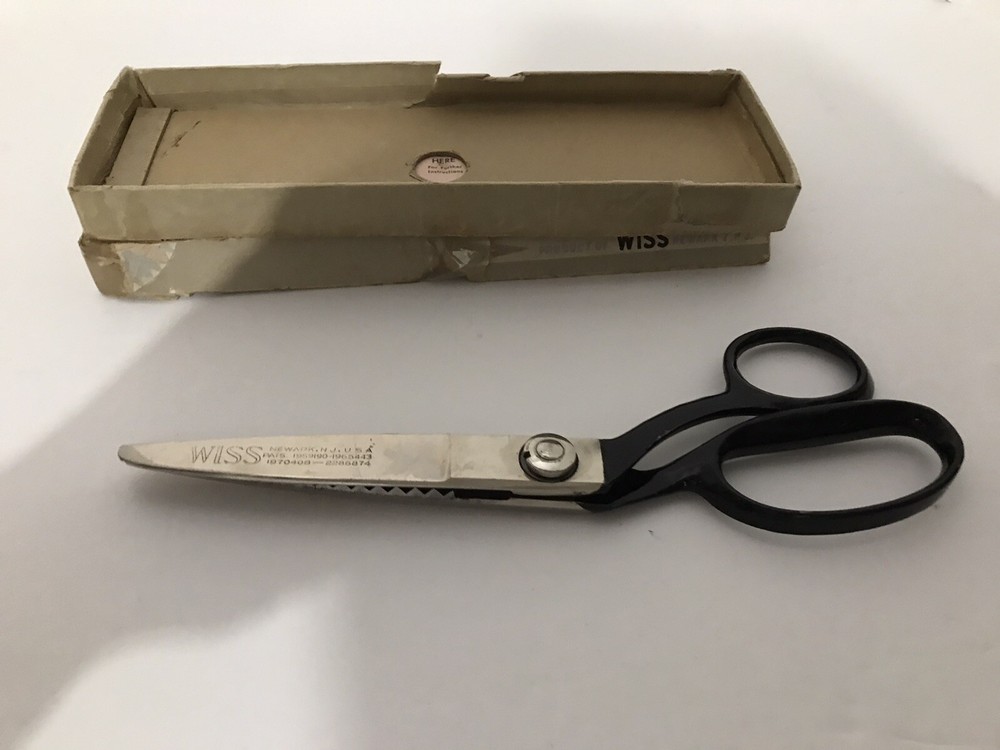 Vintage Wiss Pinking Shears Model C  with box