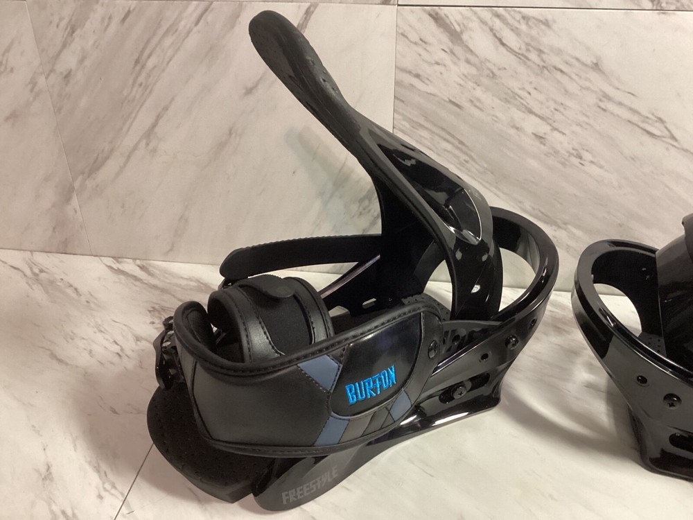 Burton Freestyle Men’s Snowboard Binding - Medium