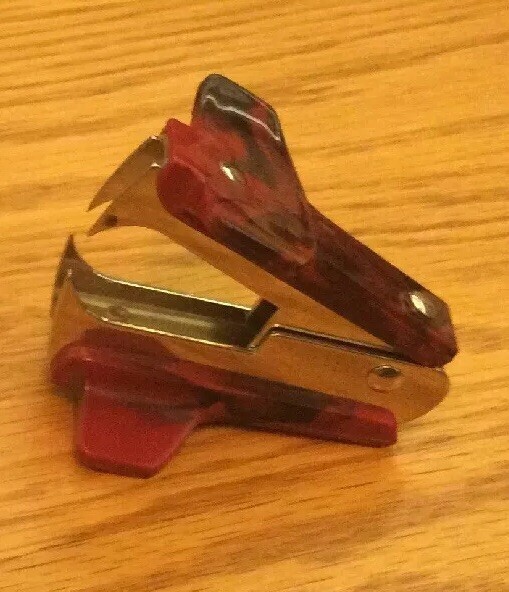 Staple Remover New Works Great! Seperate Those Papers Easily!