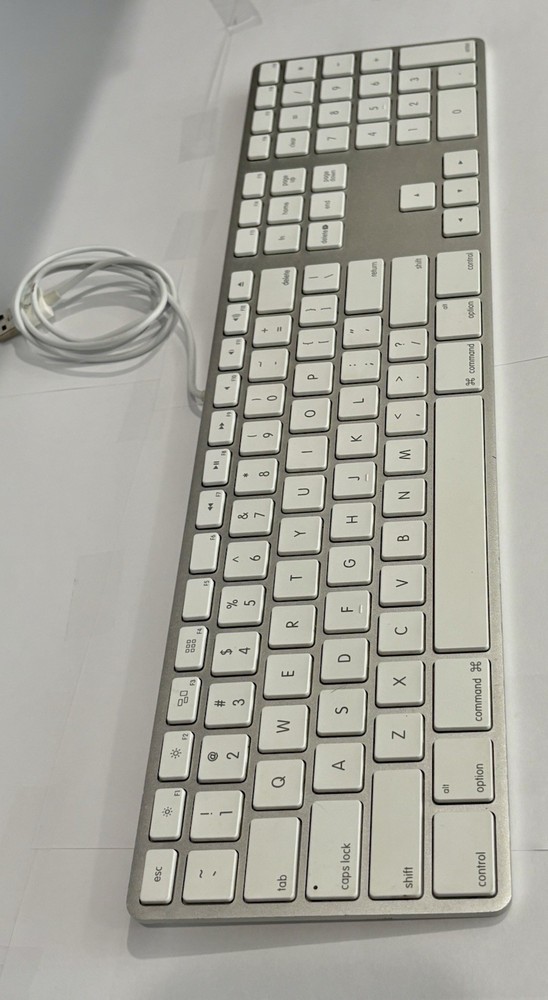 Apple A1243 Keyboard IMAC USB Port Numeric Pad Silver Tested Fully functional
