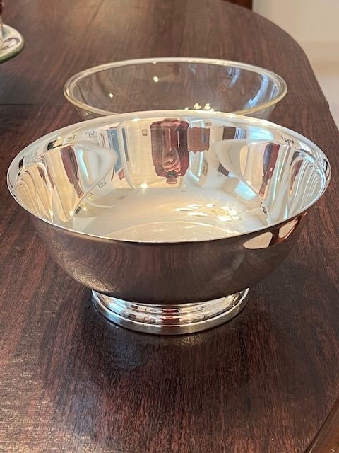 GORHAM SILVERPLATE FOOTED SERVING BOWL EP YC781 9" ROUND WITH INSERT