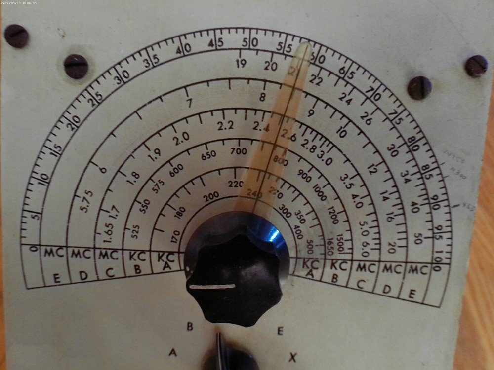 Vintage RCA Institutes RF Signal Generator (Powers On)