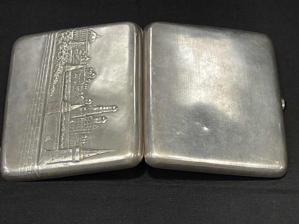 Fine Antique Russian Sterling Silver Cigar Case, Featuring Kremlin c. 1908-1928