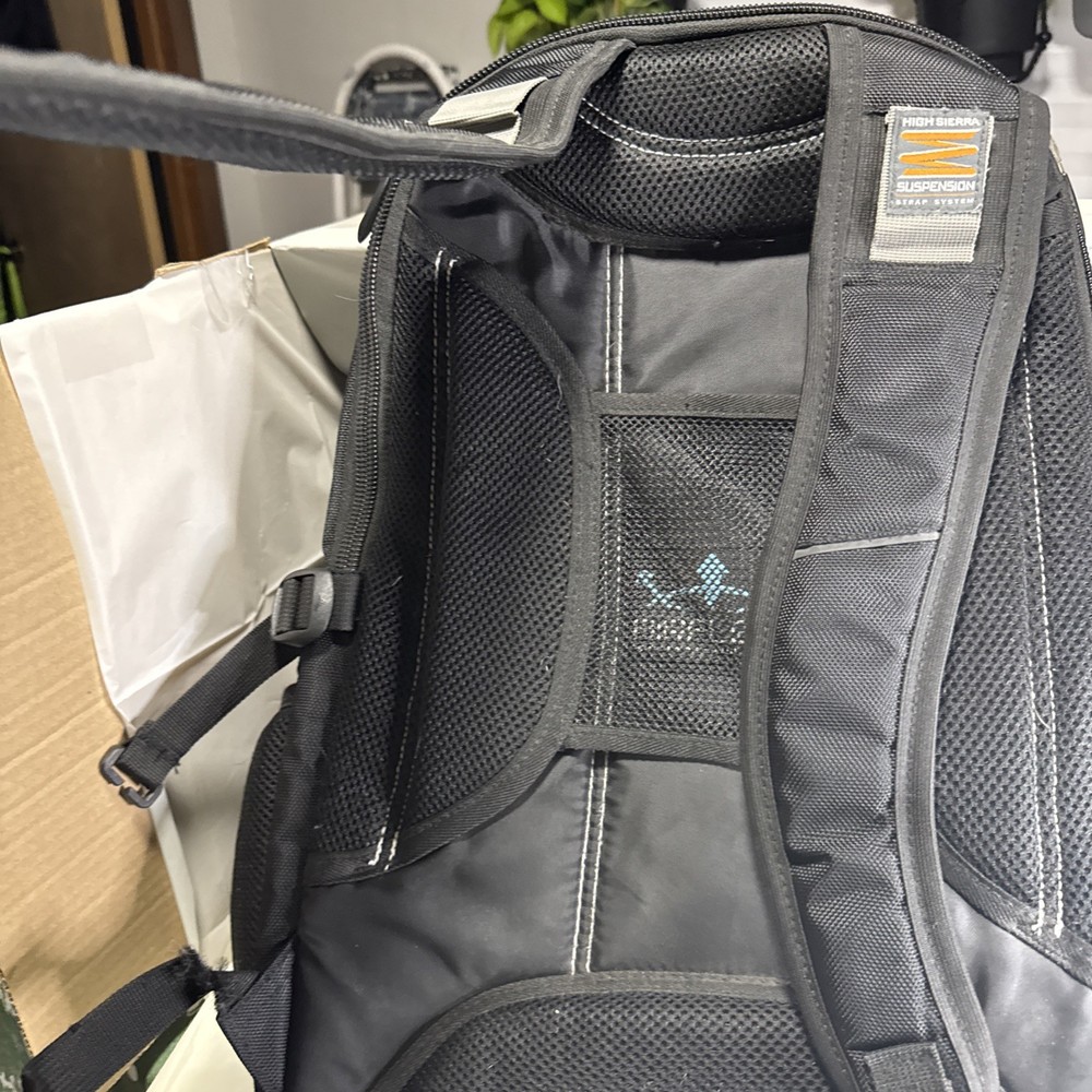 HIGH SIERRA - XBT - BACKPACK - LAPTOP - AIRFLOW COOLING PACK - BLACK