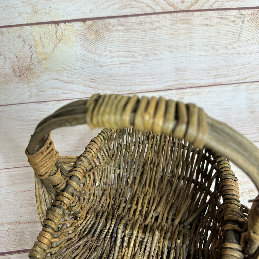 Vintage Retro Primitive Rustic Decorative Loop Handle Basket Cottage Core Nature