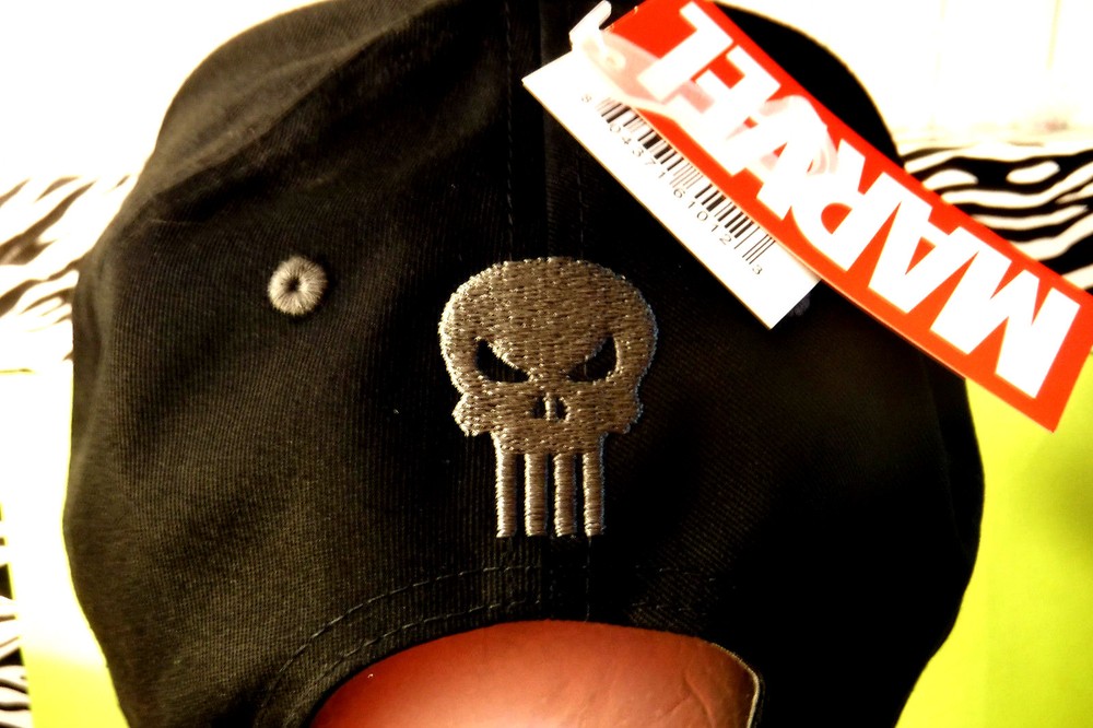 NWTS-OOP-MARVEL COMICS THE PUNISHER GRAPHIC DESIGN BASEBALL CAP; SNAP BACK HAT