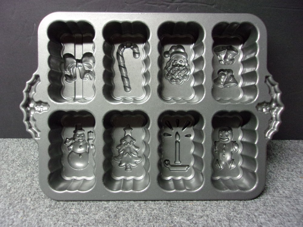 Nordic Ware Holiday Mini Loaf Pan