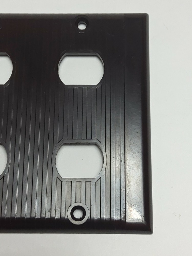 VINTAGE LEVITON BAKELITE DESPARD WALL SWITCH PLATE (NOS)