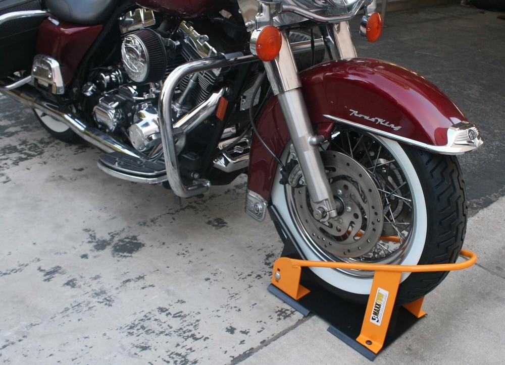 Solo Strap-Down Wheel Chock for Standard Motorcycles - Secure Transport Solution