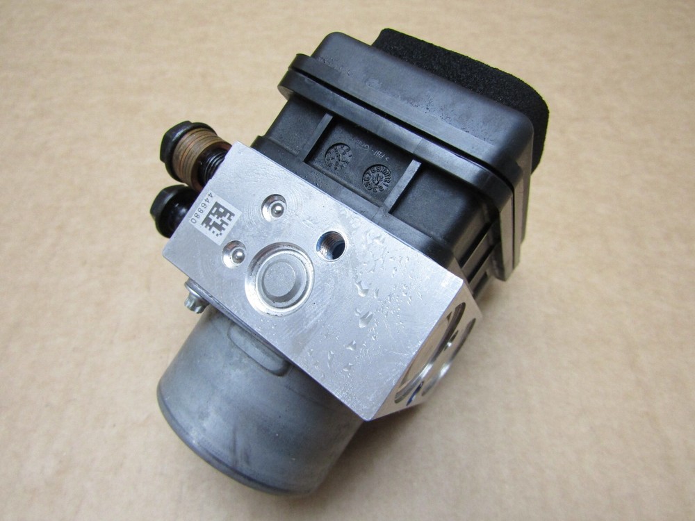 Ducati Monster+ 950 2021 ABS pump control module (10409)