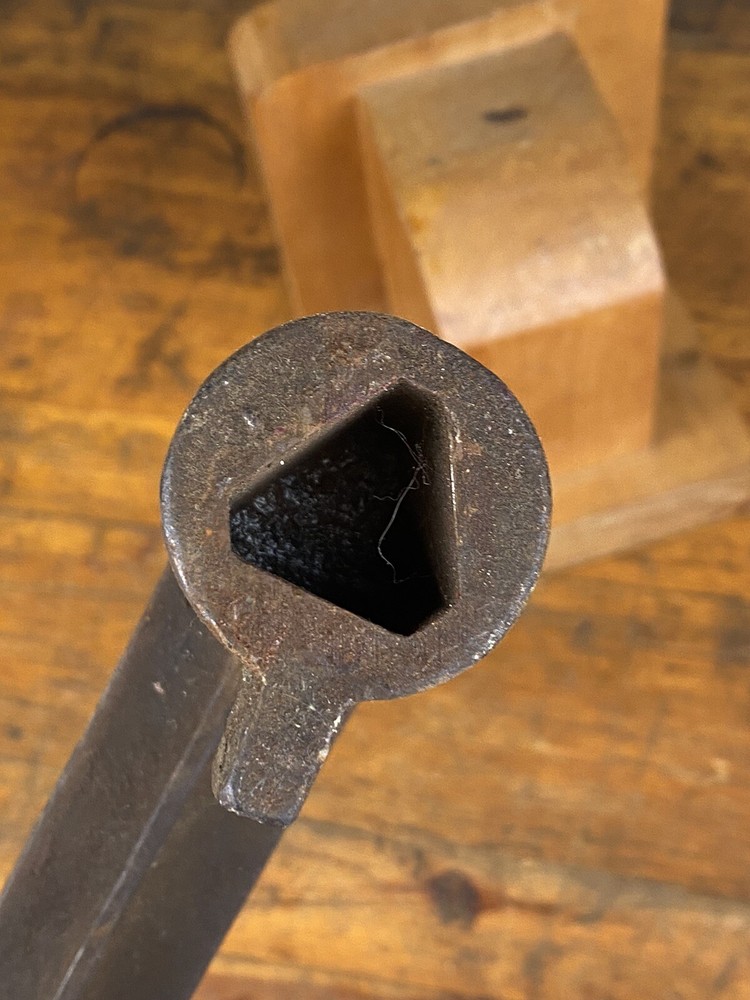 Antique Iron Handle ~ Crank, Turn, Spin ~ Hit or Miss Engine, Farm Implement?