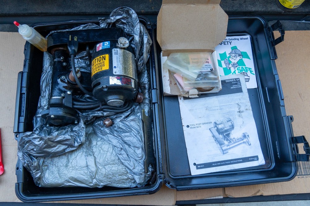 Dumore Model 8473-210 Tool Post Grinder