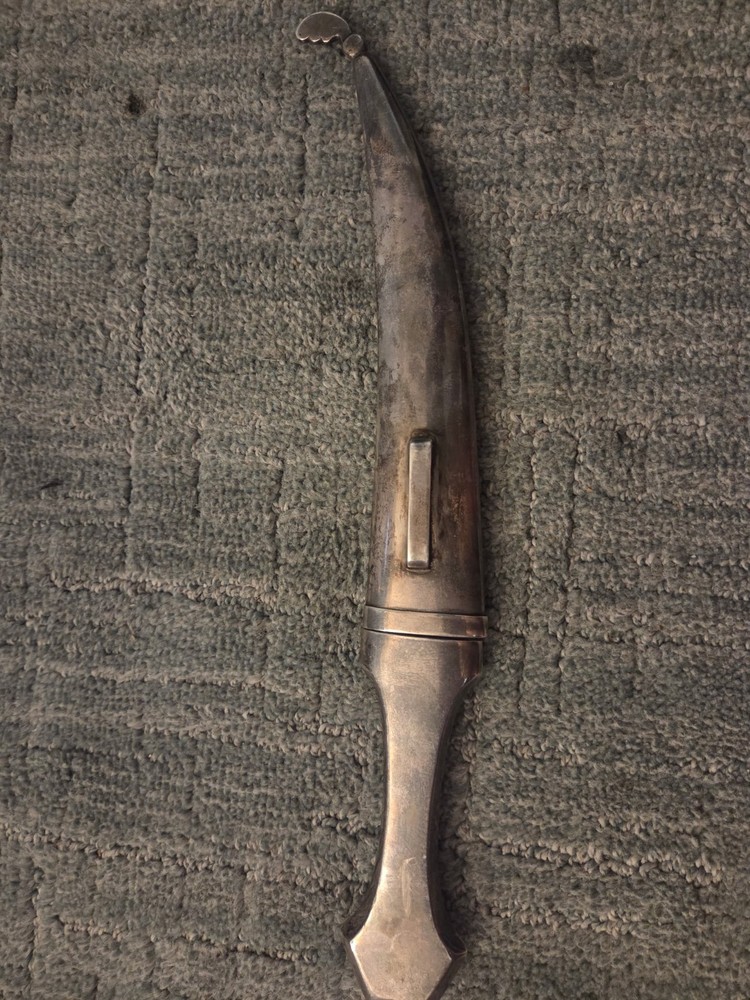 Silver Metal Collectible Dagger Single Edge with Sheath