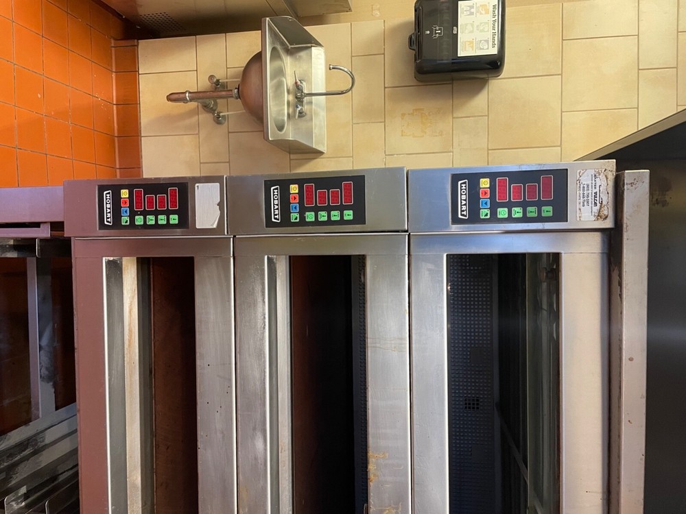 Triple Deck 3 phase electric oven (HOBART) 