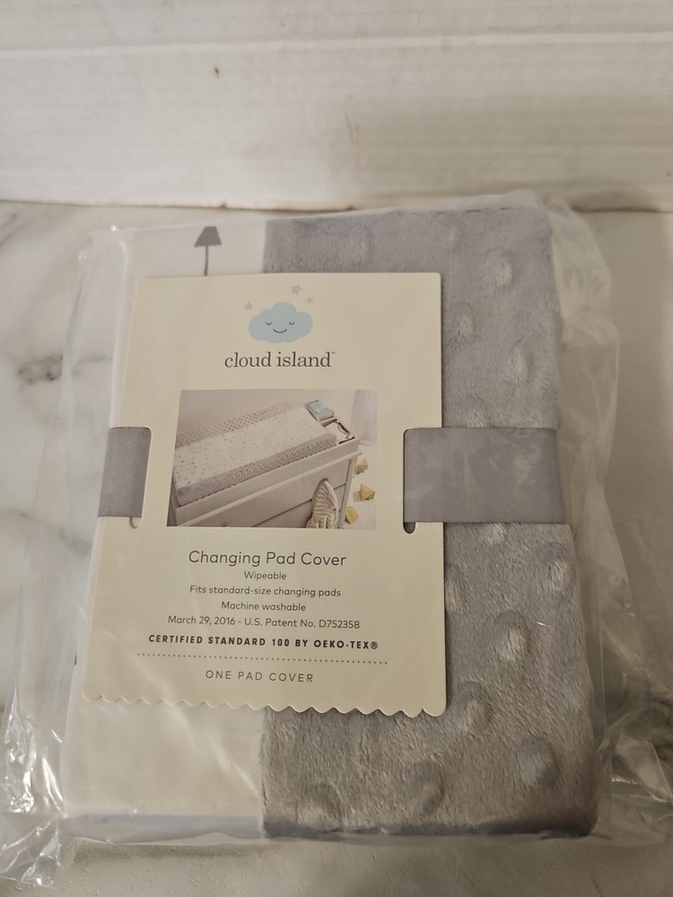 Cloud Island Wipeable Changing Pad Cover with Plush Sides Arrows - Gray