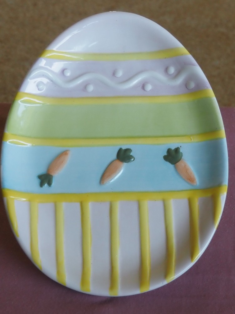 Pair of Easter Egg Shaped Dish’s / Ceramic Egg Shaped Snack Plates