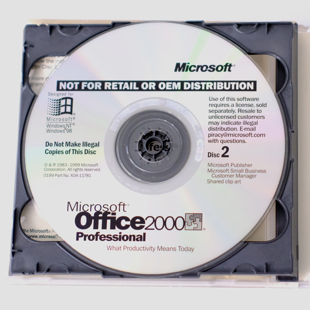 Microsoft Office 2000 Pro Student Edition 2 CD Set w Product Key Windows 98