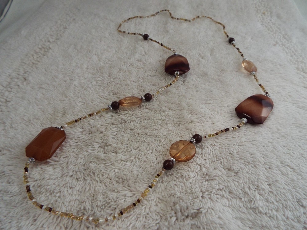 White Brown Bead Necklace (G3)