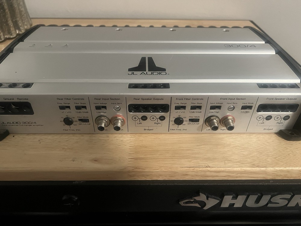 JL Audio 300/4v3 Car Amp