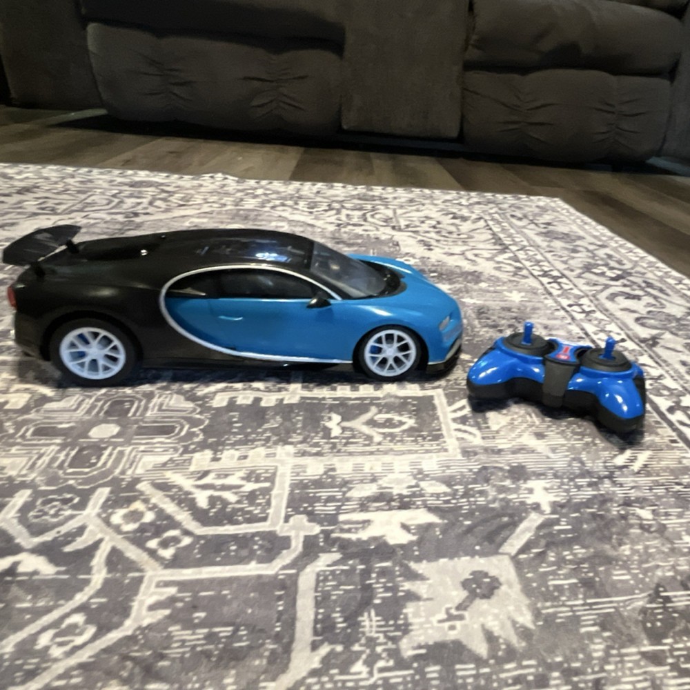 Bugatti Remote Control Car Blue/Black WT8125 2.4G Controller 8-11 Years