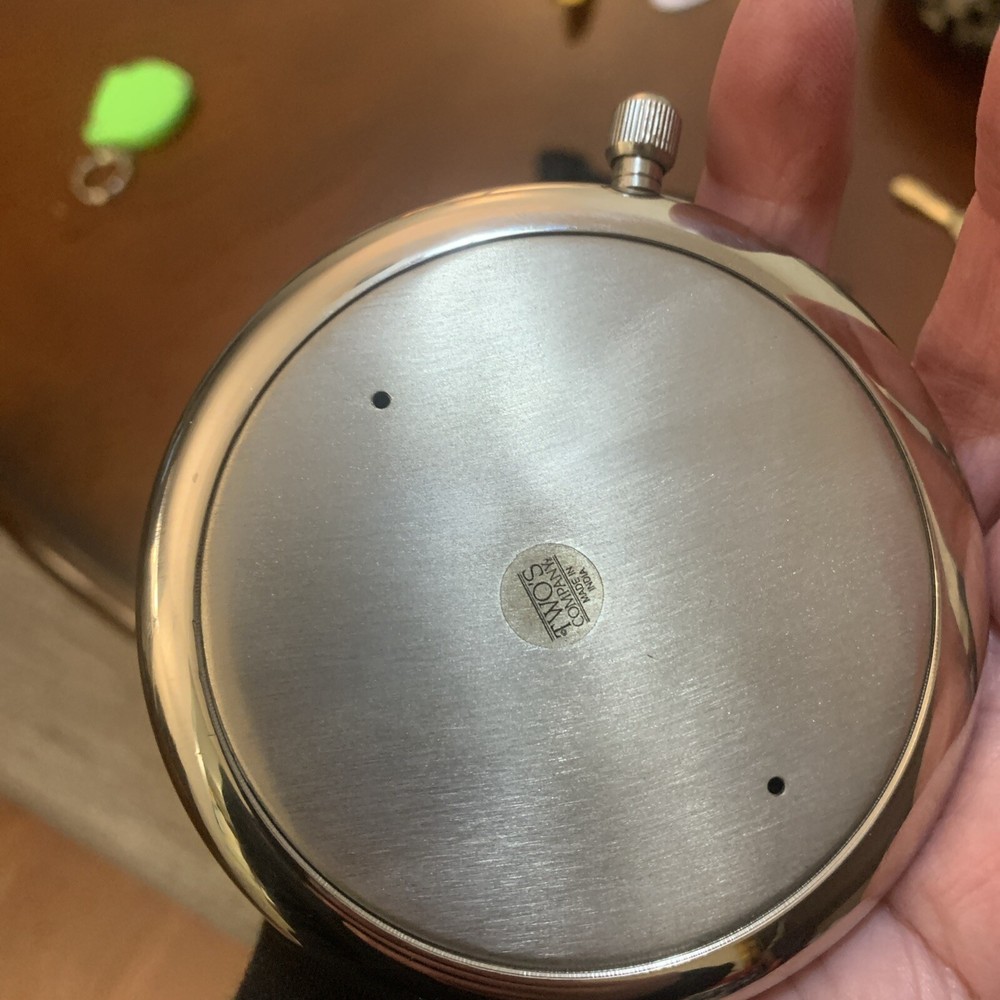 Two's Company Magnifying Clock- Untested Needs Battery
