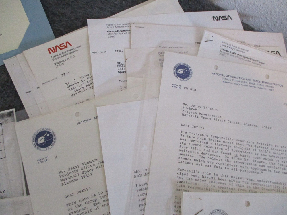 EARLY NASA SPACE SHUTTLE DEVELOPMENT REPORTS/PHOTOS/PRESENTATIONS RS25 DESIGNER