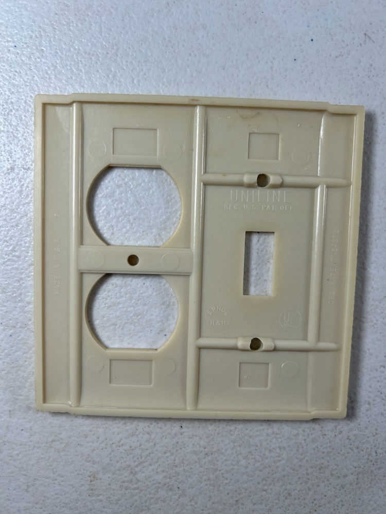 Vintage Ivory Plastic Ribbed Switchplate Light Switch & Duplex Plug In Cover