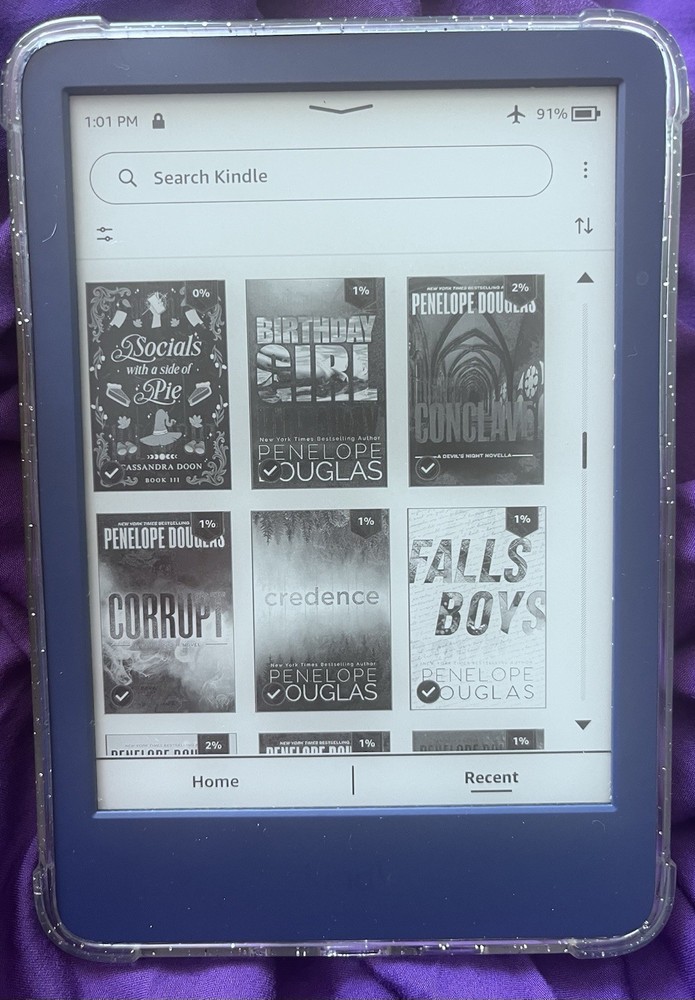Amazon Kindle ereader Blue with books