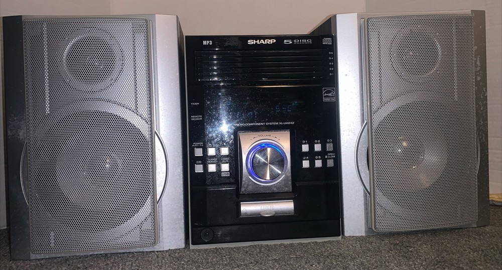 Sharp Mini Stereo System 5 CD Player / MP3 / Video / Aux / USB Model XL-UH242