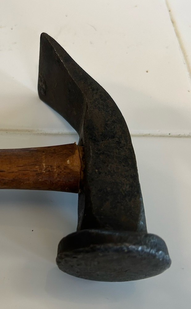 VINTAGE COBBLERS HAMMER (SNAP-ON HANDLE)