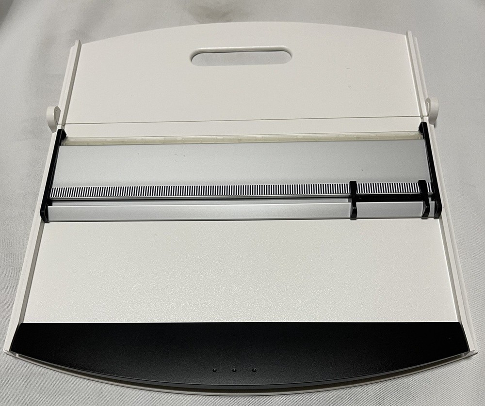X-Rite i1 Basic Pro 2 Spectrophotometer Color Management Tools w/ Case
