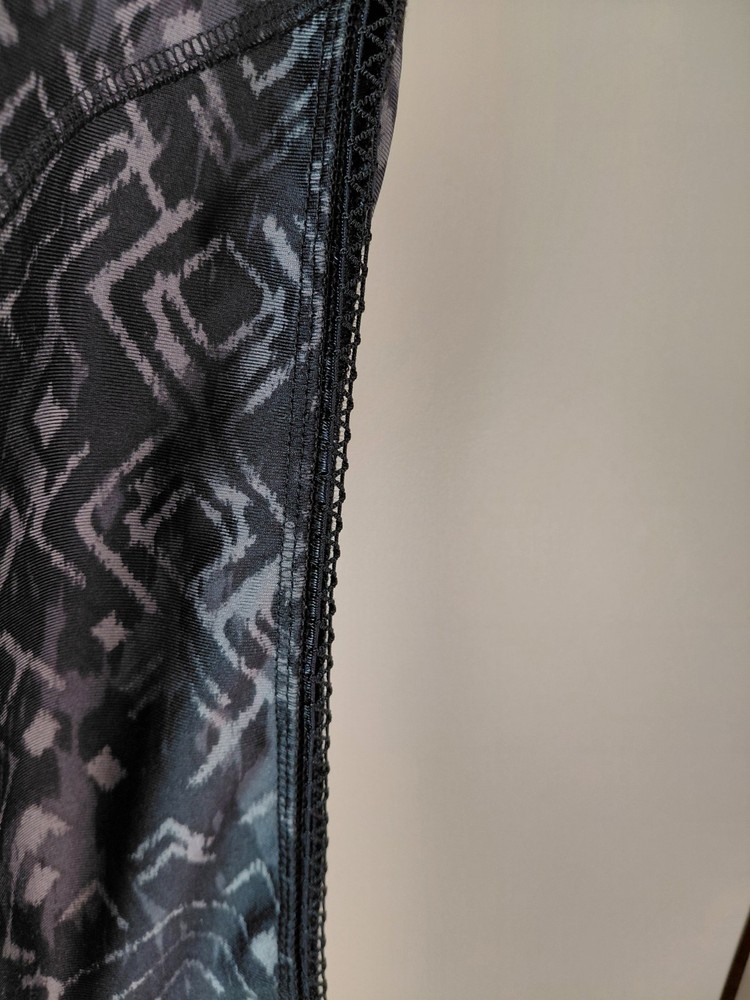NEXT 3/4 Leg Patterned Workout Legging Grey/Black Size 8