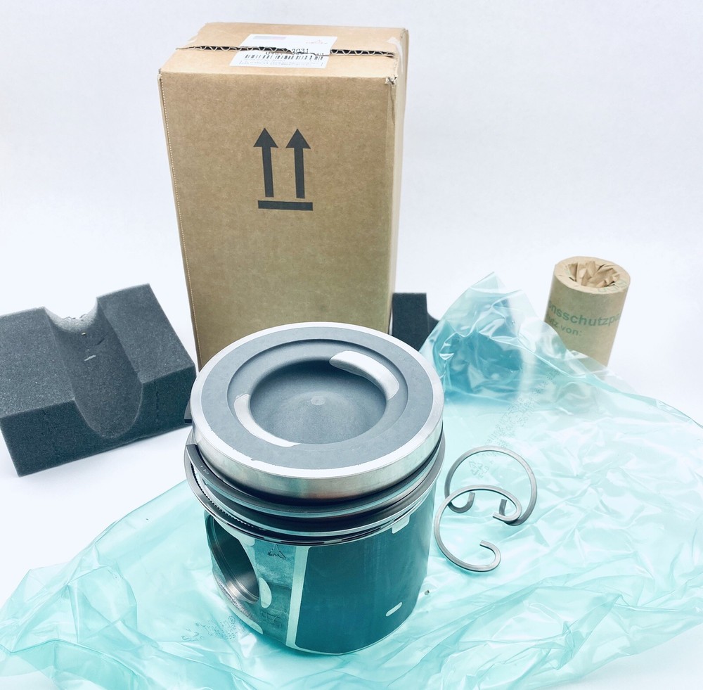 DEUTZ PISTON 04612031 GENUINE OEM